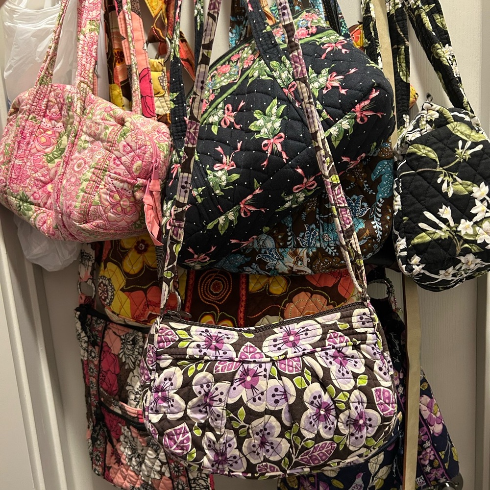 Vera Bradley- Plum petals small purse